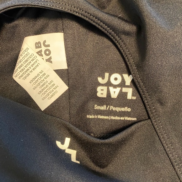 Workout top - Picture 7 of 7